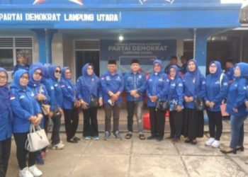 Dpc Partai Demokrat Lampura Beserta Seluruh Kader Partai, Berbagi Takjil dan Berbuka Bersama