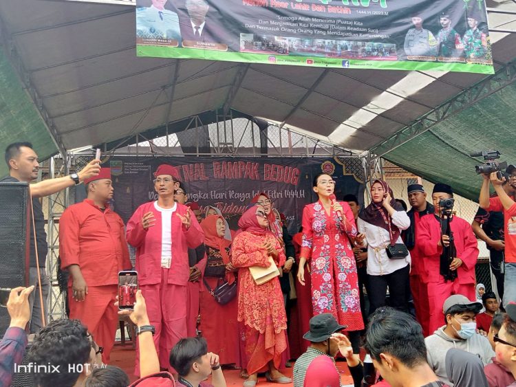 Soleman.SE dan Rieke Diah Pitaloka Hadiri Final Festival Rampak Bedug Desa Tridaya Sakti Kecamatan Tambun Selatan