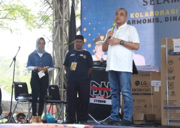Buruh Senang Dapat Door Prize Motor dari Bupati Tangerang Ahmed Zaki