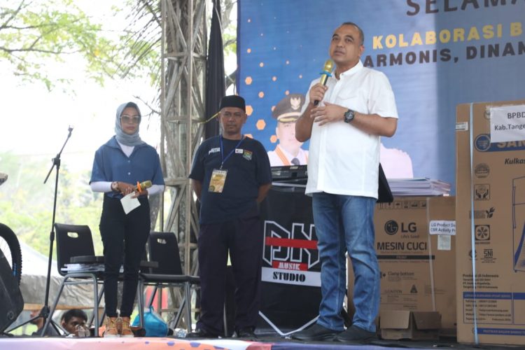 Buruh Senang Dapat Door Prize Motor dari Bupati Tangerang Ahmed Zaki