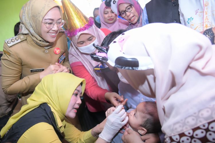 Pastikan Puluhan Ribu Balita Imunisasi Polio Kedua, Bupati Purwakarta Siagakan Ribuan Pos Kesehatan