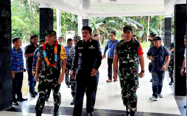 Bupati Nias Barat Sambut Tim WASEV TMMD Ke-116 Dari Mabes TNI AD
