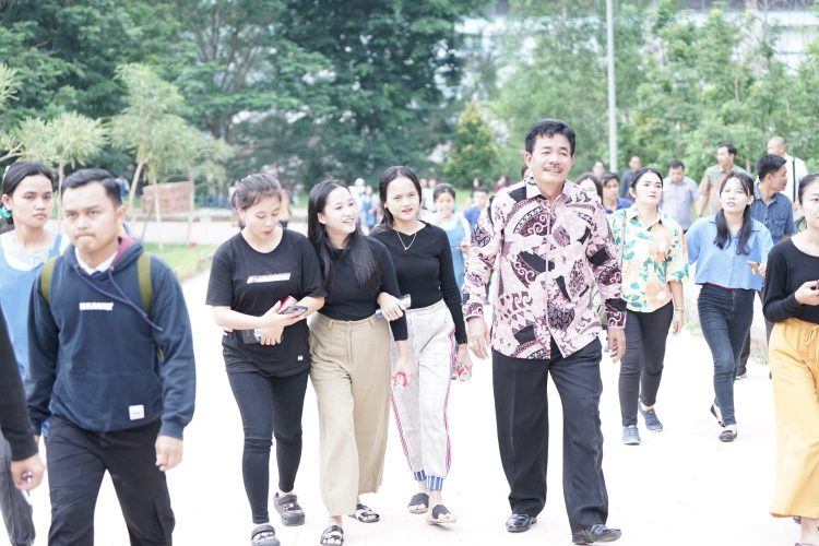 Bupati Nias Barat Bertemu Dengan Pekerja Asal Nias Barat Di PT. Philips Industries Batam