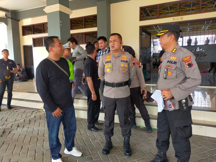 Kapolres Kendal Pimpin Pengamanan Pertandingan Sepak Bola PSIS Semarang Vs Persik Kendal