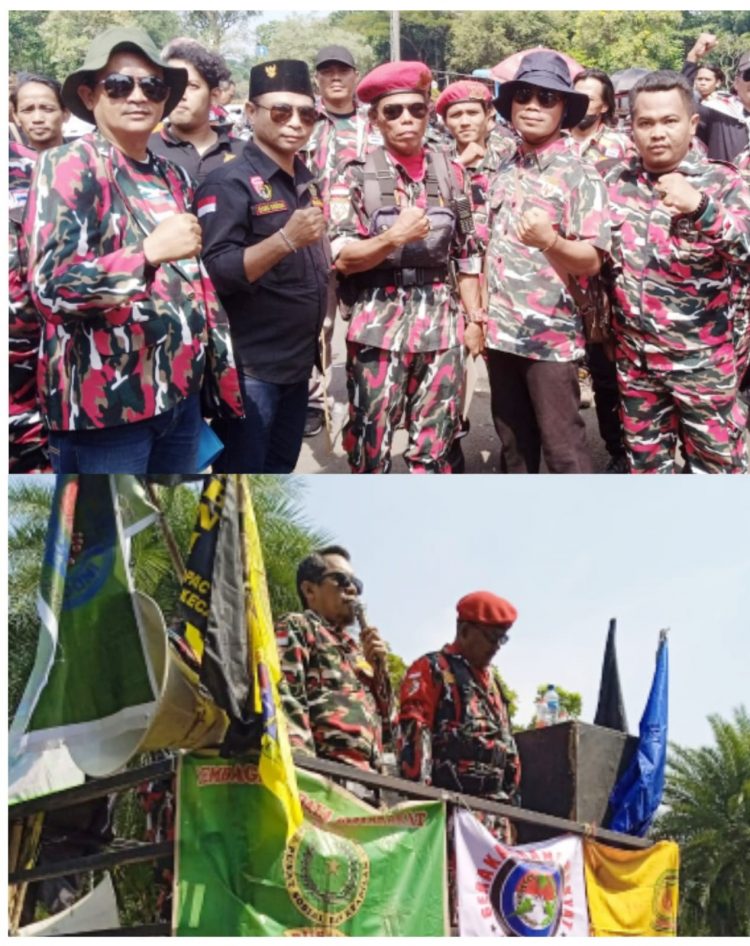 Ormas Laskar Merah Putih Gelar Aksi Unjuk Rasa Di Depan Gedung Bupati Kabupaten Tangerang ” Bersama Rekan-rekan Ormas & LSM Lainnya Sekabupaten Tangerang