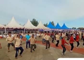 Nikmati Sinar Pagi di Pantai Bozihōna, Peserta Munas Lakukan Senam Sicita
