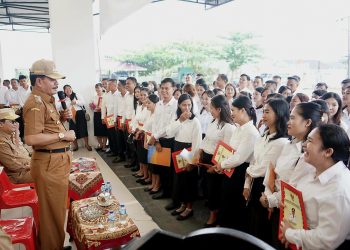 Bupati Nias Barat Serahkan SK Pengangkatan 138 Orang PPPK Kesehatan Formasi 2022