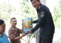 Bupati Nias Barat Serahkan Bantuan Budidaya Padi Kaya Gizi Kepada Kelompok Tani