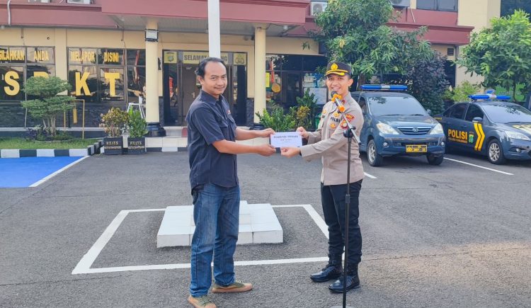 Kapolsek Karawaci Beri Penghargaan Anggota Terbaik Setiap Bulan