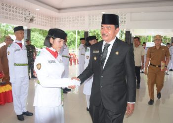 Bupati Nias Barat Kukuhkan Anggota Paskibraka Tahun 2023