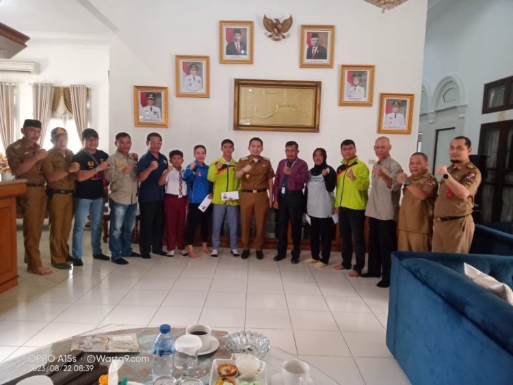 Wabup H. Ardian saputra Lepas Keberangkatan Atlet dan Wasit Berprestasi Tingkat Nasional