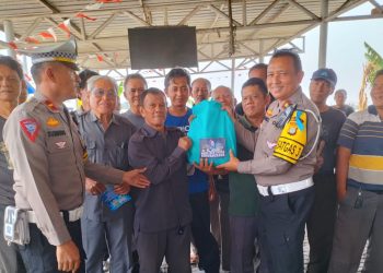 Peringati Hari Lalu Lintas Bhayangkara ke-68, Satlantas Polresta Bandara Soekarno-Hatta Bagikan Paket Sembako