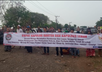 TIDAK JELAS DAN TIDAK ADA KEPASTIAN HUKUM, MASYARAKAT BANTEN BERSATU (MBB) DAN MASYARAKAT DESA JAYASARI GELAR AKSI DAMAI DI POLDA BANTEN