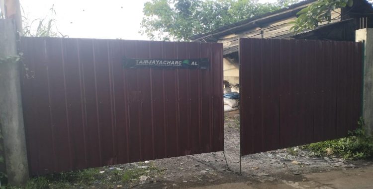 Warga Mengeluh, Pengolahan Arang Briket di Legok Diduga Cemari Lingkungan