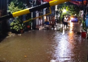 Diguyur Hujan Dalam Satu malam, Perum Binong Permai Terendam Banjir Hingga Sepaha Orang Dewasa