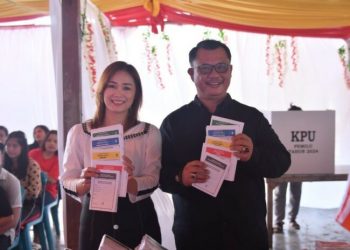 Wali Kota Gunungsitoli Melaksanakan Pencoblosan Surat Suara Pada Pemilu 2024