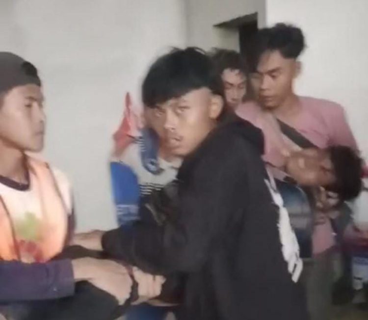 Akibat Kelalaian, Pekerja Bangunan di Pagedangan Tersengat Listrik Hingga Terkapar