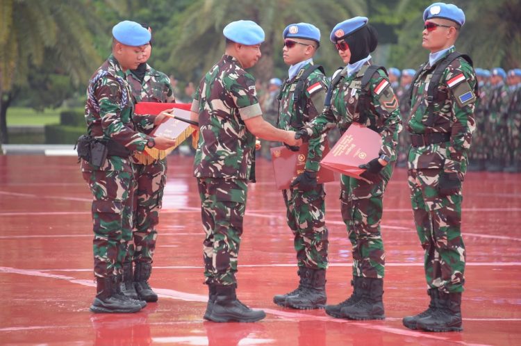 Panglima TNI Sambut Peace Keepers Indonesia Usai Bertugas