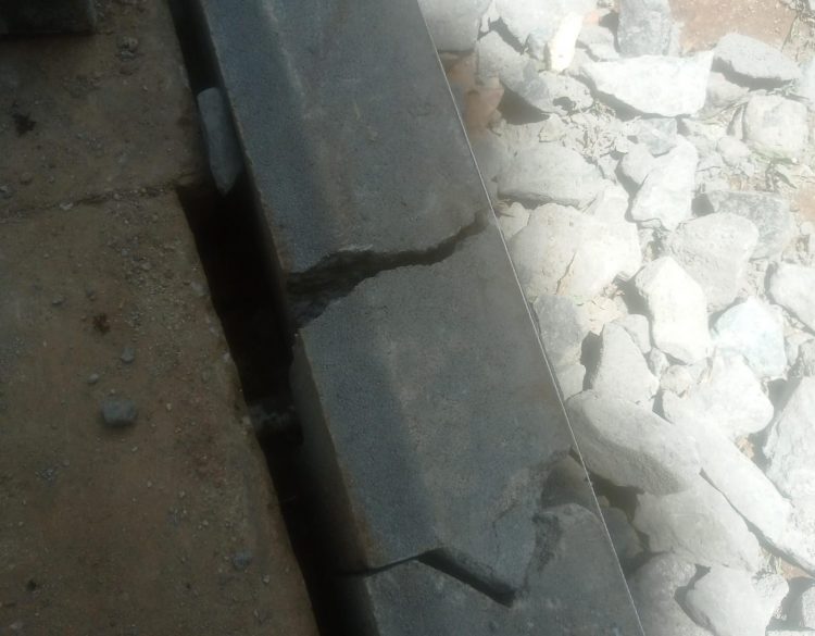 Banyak Paving Blok Dalam Kondisi Retak, Pengawas Kelapa Dua Berikan Teguran Kepada Kontraktor