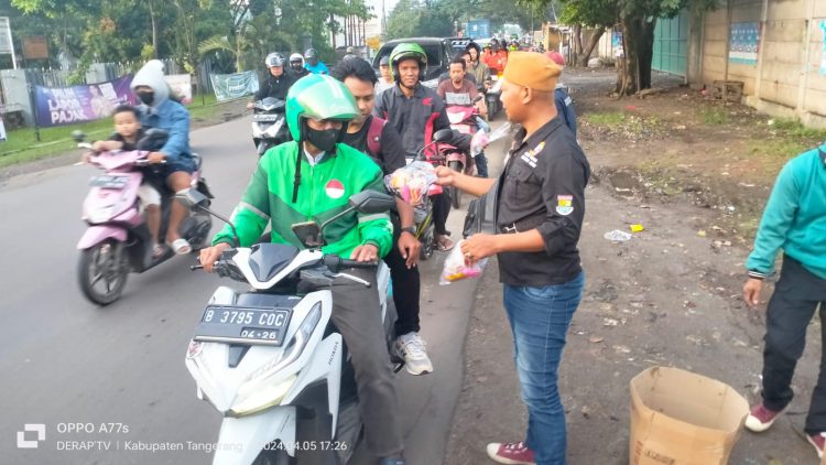 Ramadhan Berbagi, Karang Taruna Kecamatan Curug Bukber dan Bagi-Bagi Takjil