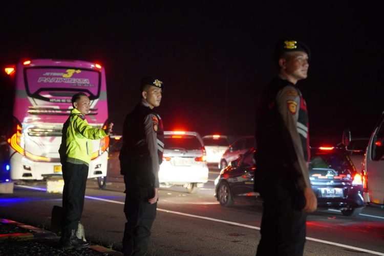 Polres Purwakarta Siap Bantu Pemudik Yang Alami Kendala Saat Dalam Perjalanan