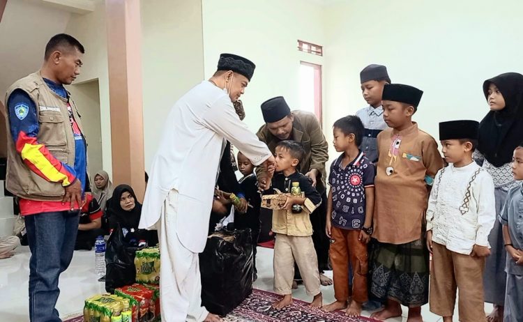 Touring Religi Bersejarah ke Makam Mama Sempur Plered dan Kolaborasi Berbagi Takjil
