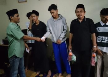Menuju Hari Kemenangan, Forum Wartawan Harian Banten Santuni Anak-Anak Yatim