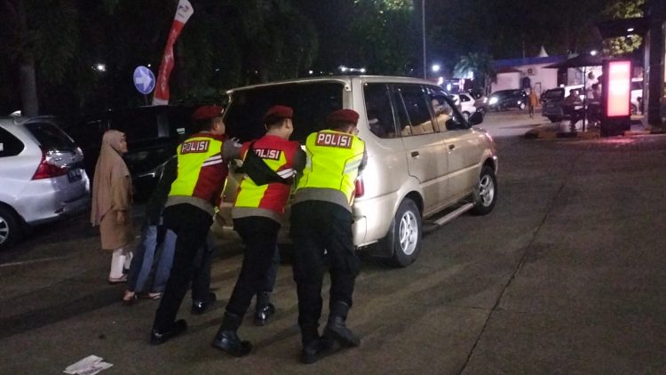 Tak Hanya Piawai Dalam Tangani Perkara Narkoba, Personel Satreskoba Polres Subang Sigap Bantu Pemudik