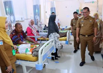 Pj Bupati Aswarodi Melakukan Sidak dihari Pertama Masuk Kerja