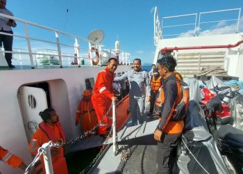Bakamla RI: Evakuasi ABK Kapal Tanzania Terbakar di Perairan Pulau Timor