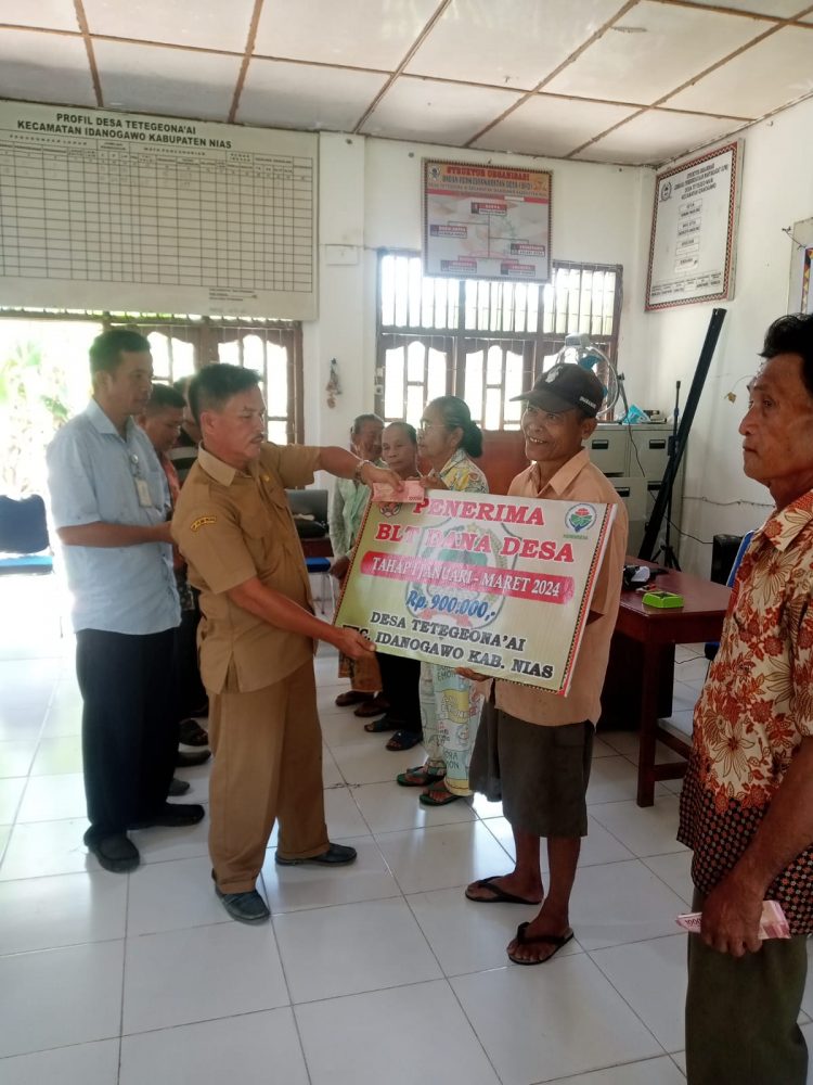 Pemdes Tetegeona’ai Salurkan BLT DD Tahun 2024 Tahap I