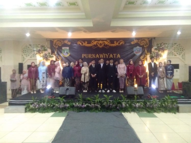 Wisuda SMK.Negri 8 Tangerang: Purnawiyata Angkatan Ke-13