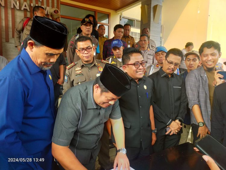 Ketua DPRD Kota Tangerang Dan Seluruh Fraksi Mendukung Penolakan RUU Penyiaran,Penandatangan Fakta Integritas