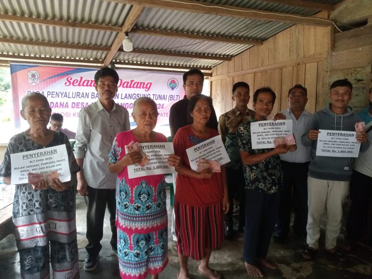 Pemdes Hilifaōsi Salurkan BLT DD Tahun 2024 Tahap I