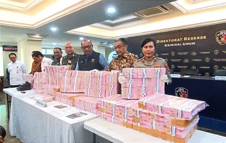 Polisi Berhasil Bongkar Kasus Pemalsuan Uang Rupiah Senilai 22 Miliar