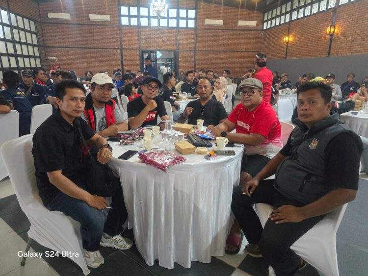 Ketua Oraski SB Kabupaten purwakarta Atang rohana Menghadiri Silaturahmi & Deklarasi Aktivis URC di Cisarua Bogor