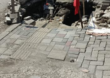 Trotoar Ambruk, DPUTR Kabupaten Purwakarta Langsung Ambil Tindakan