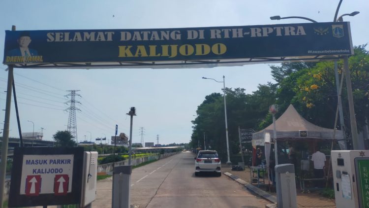 Lewat Jalan Kepanduan II RTH Kalijodo, Gratis dan Aman