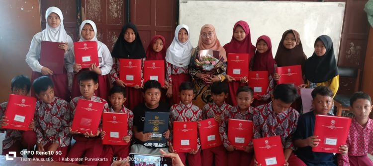 Pembagian Raport SDN 2 Nagri Tengah Tahun Ajaran 2023/2024,ini Pesan Wali Kelas 5C Tri Ayu