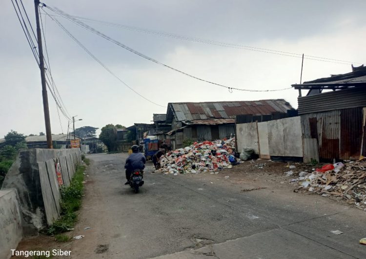 Sampah Menumpuk Dikeluhkan Warga Cimone, Mahdiar : Tempat Pembuangan Sampah Jadi PR Yang Harus di Programkan