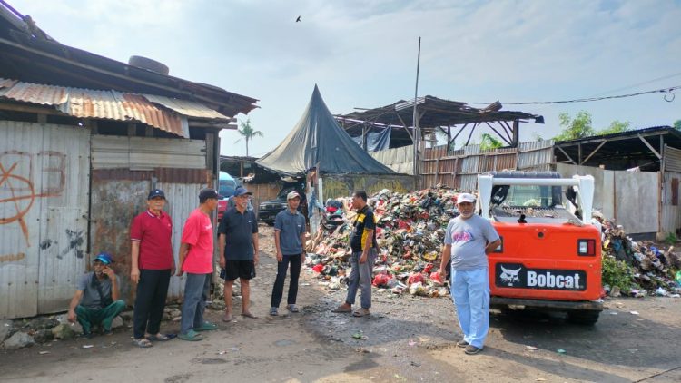 Disoal Sampah Menumpuk, Respons Cepat Camat Karawaci Bersama DLH Tanggapi Keluhan Warga Cimone