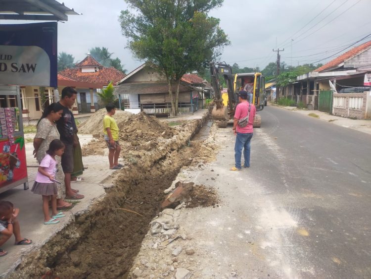 Pekerjaan Drainase Di Kampung Babakan Dapat Mengurangi Banjir