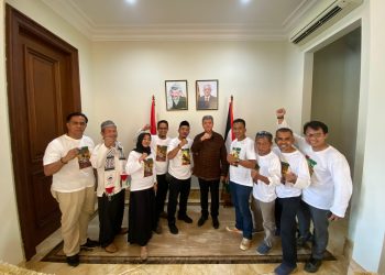 ILUNI 80 TANGERANG SERAHKAN HASIL DONASI KE DUBES PALESTINA