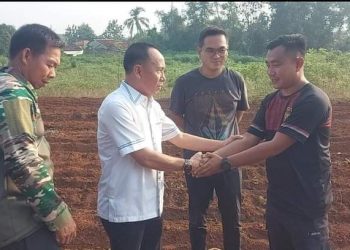 Pemkab Lampung Utara dan Kodim Berikan Kompensasi Pada Petani Singkong Kotabumi Yang Rusak