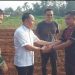 Pemkab Lampung Utara dan Kodim Berikan Kompensasi Pada Petani Singkong Kotabumi Yang Rusak