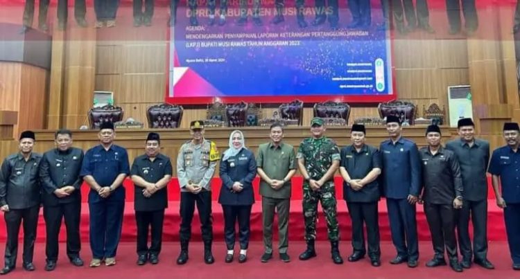 Rapat Paripurna DPRD Musi Rawas, Bupati Ratna Machmud Sampaikan LKPJ TA 2023