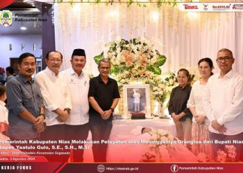 PEMKAB NIAS MELAKUKAN PELAYATAN ATAS MENINGGALNYA ORANG TUA DARI BUPATI NIAS