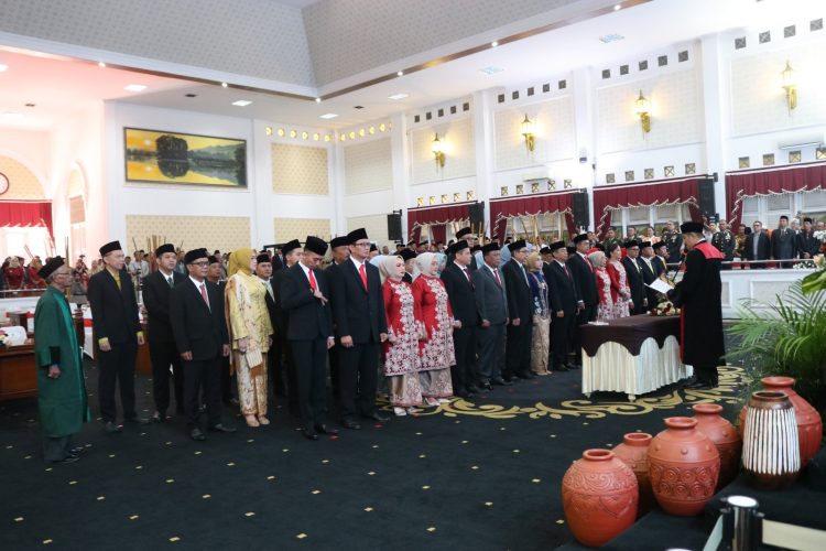 Pengambilan Sumpah Janji Anggota DPRD Kabupaten Purwakarta Periode 2024-2029, Lancar dan Khidmat