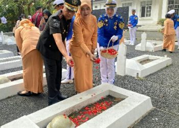Kepala Rutan Kelas I Tangerang : Ikuti Upacara Tabur Bunga dan Ziarah dalam Rangka Hari Pengayoman