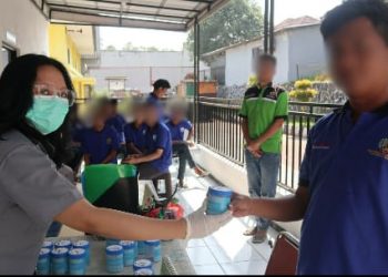 Test Urine Warga Binaan Rutan Kelas I Tangerang Berhasil : Program Rehabilitasi Sosial Membawa Hasil Positif